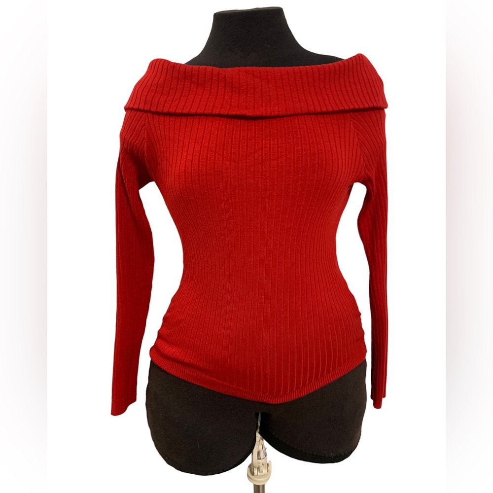 H&M Sweaters Red H&M Divided Red Sweater New
Sweater for woman’s M